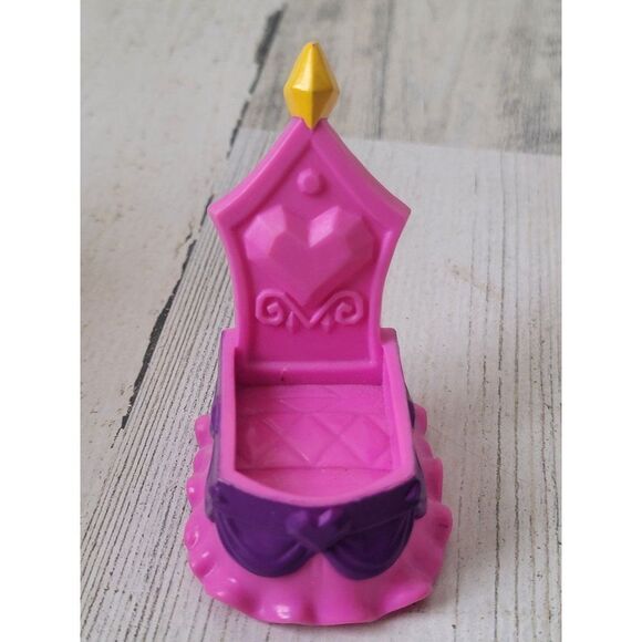Pink heart royalty chair bed mini doll accessory toy figure - Picture 1 of 5